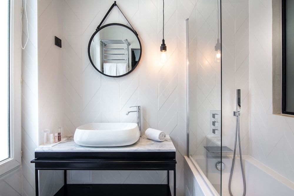 Hotel Royal Opera Double Room 4