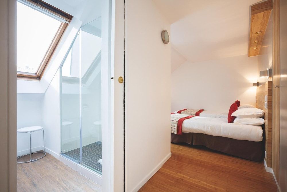 Hôtel Bonne Nouvelle Paris Standard Double or Twin Room 7