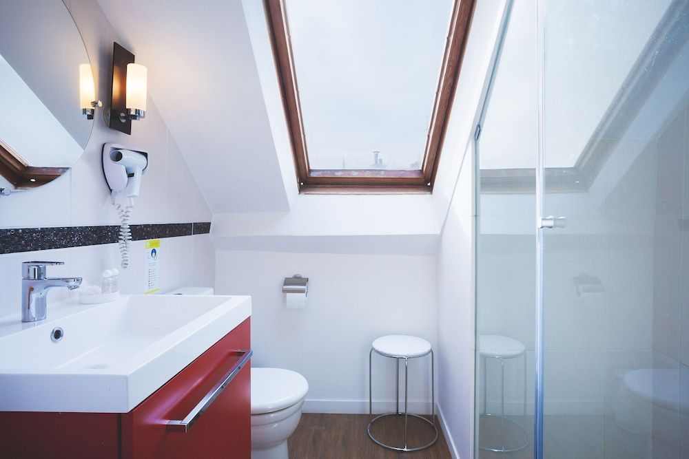 Hôtel Bonne Nouvelle Paris Standard Double or Twin Room 4