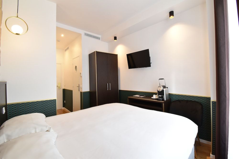 undefined Hôtel Bonne Nouvelle Paris 8