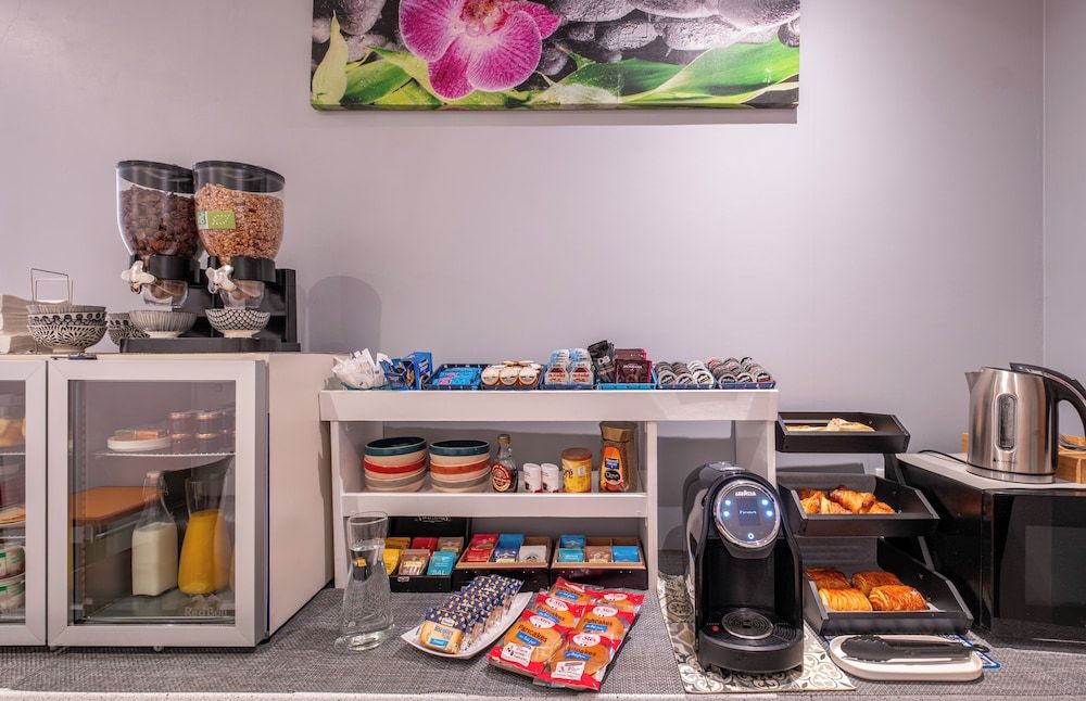 undefined Hotel La Perle Montparnasse 10