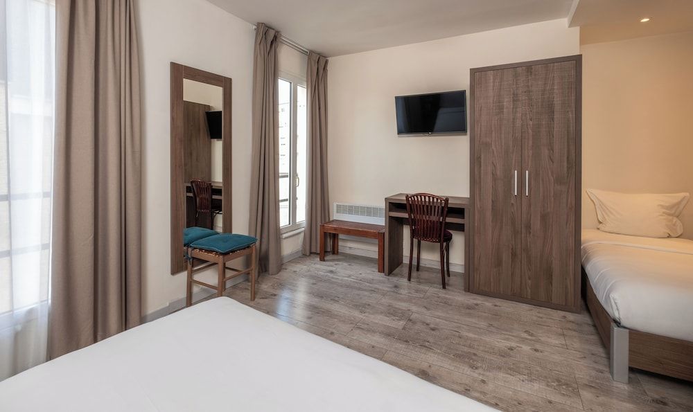 undefined Hotel La Perle Montparnasse 9