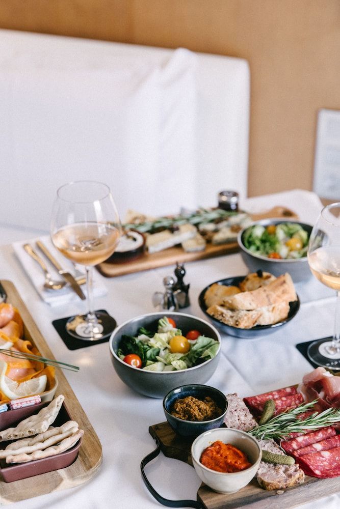 Room Service - Dining