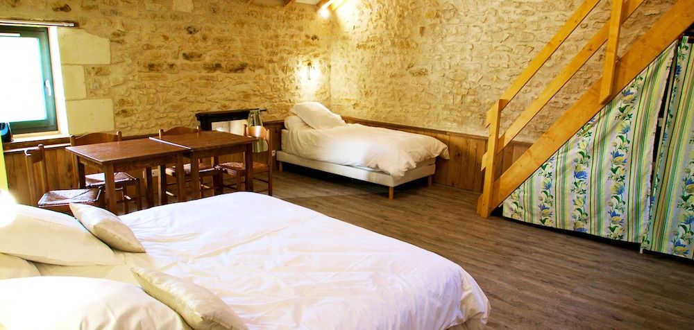 Family Room, Multiple Beds, Private Bathroom, Park View (Chambre du Pigeonnier ou du Prunier)
