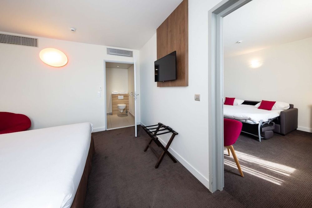 Campanile Limoges Centre - Gare Room, 2 Double Beds (Next Generation) 5