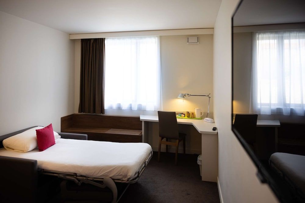 Campanile Limoges Centre - Gare Room, 3 Twin Beds (Next Generation) 3