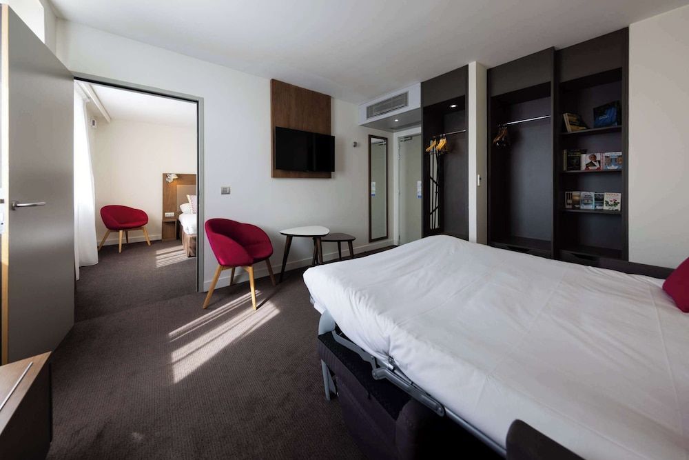 Campanile Limoges Centre - Gare Room, 2 Double Beds (Next Generation) 6