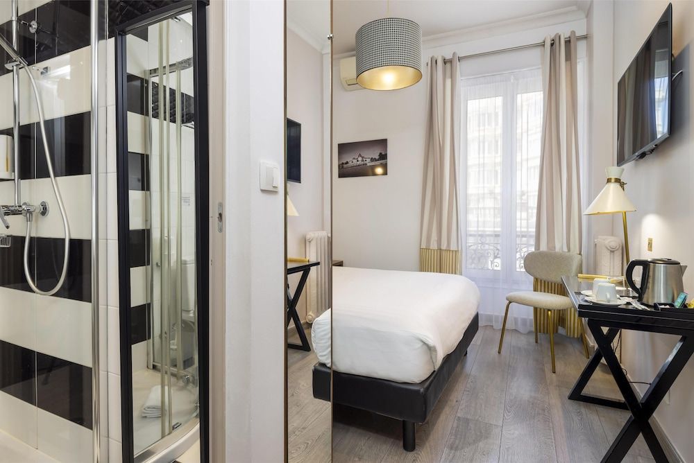 Best Western Plus Hotel Brice Garden Classic Room, 1 Queen Bed, Non Smoking 13