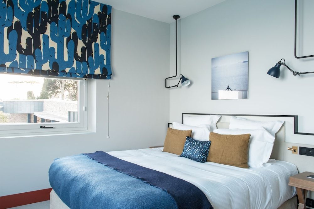 Castelbrac Hôtel & Spa Superior Room, 1 King Bed, Sea View 6