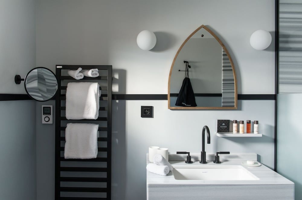 Castelbrac Hôtel & Spa Superior Room, 1 King Bed, Sea View 11