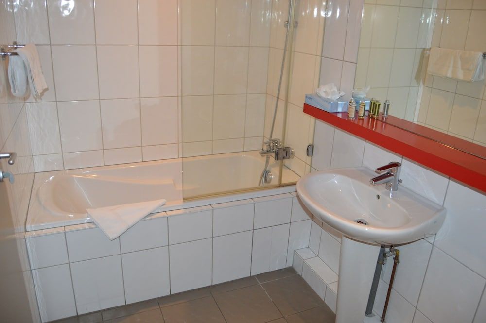 Hôtel du Lac Double Room, Terrace, Lakeside 5