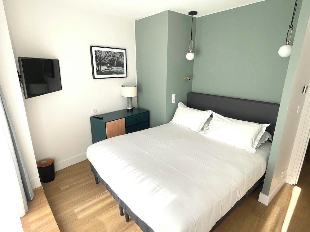 undefined Hôtel de Suez 9