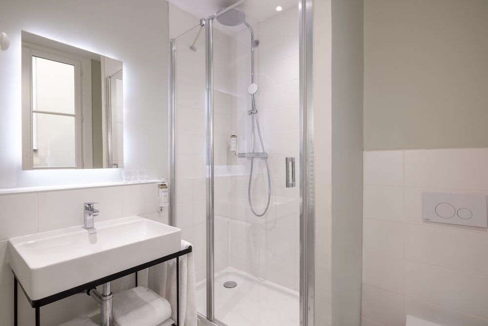 Hôtel de Suez Classic Twin Room 4