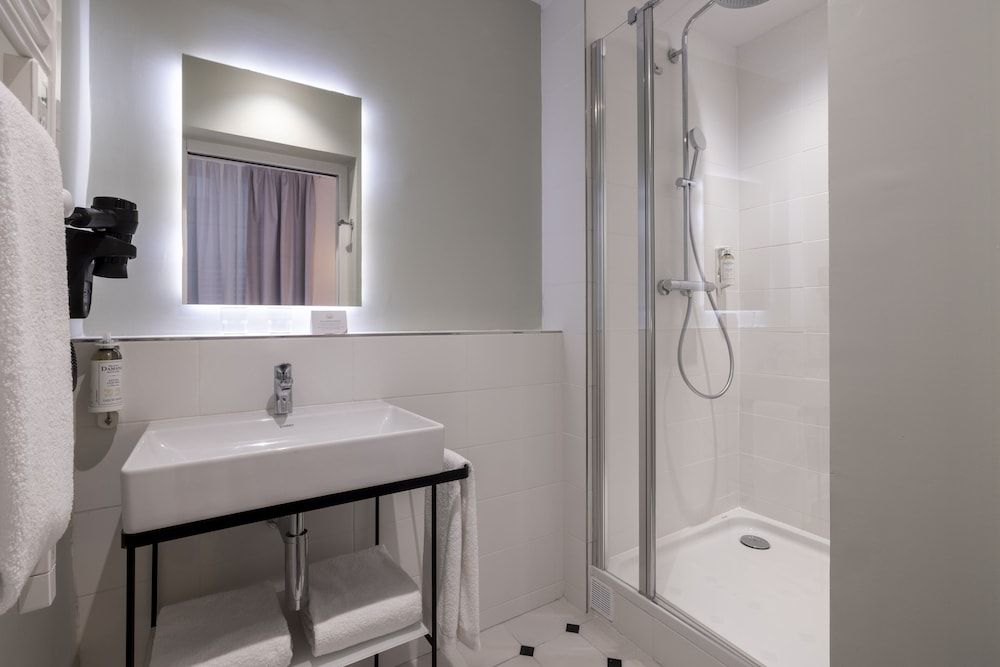 undefined Hôtel de Suez 5