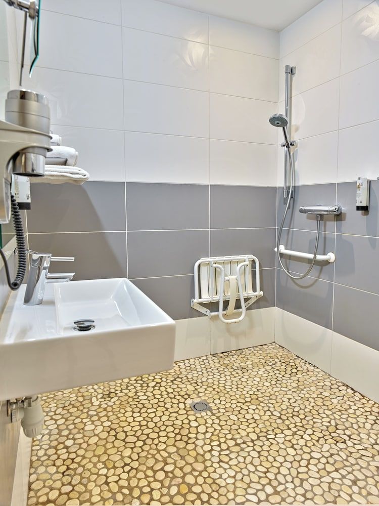 Hotel De Guise Standard Room, Accessible 3