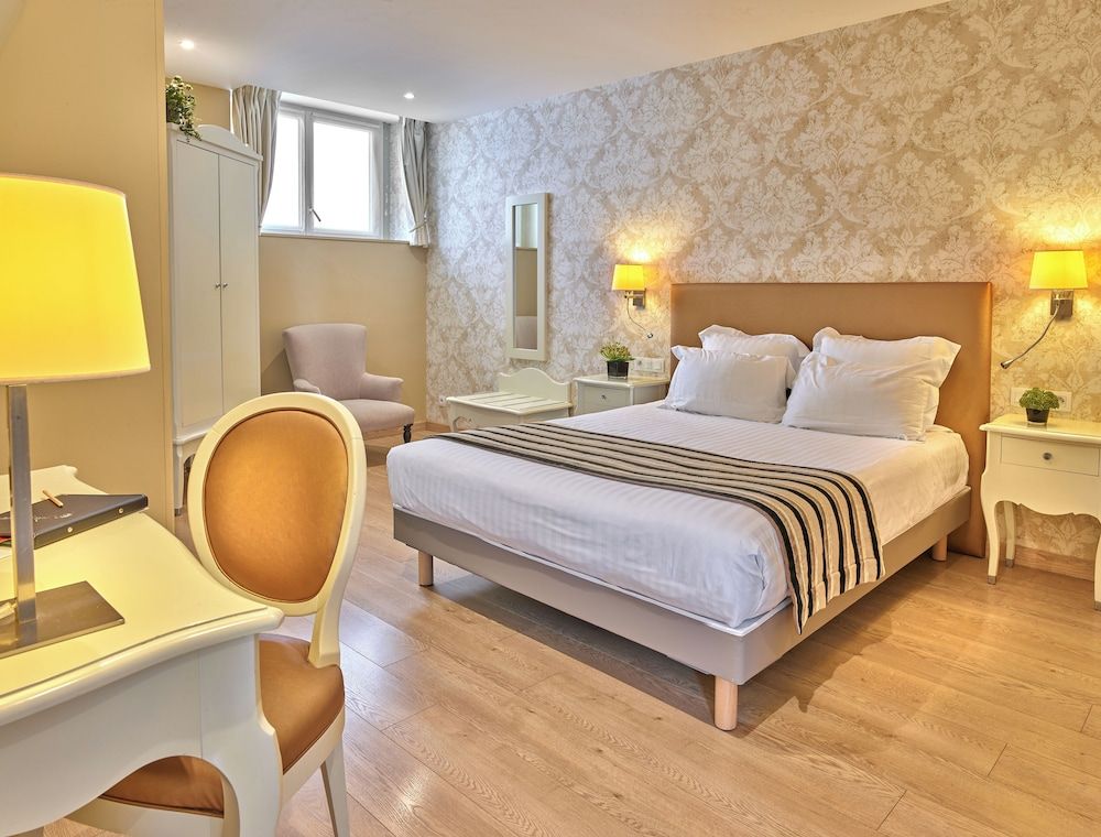 Hotel De Guise Standard Double Room, 1 Double Bed 2