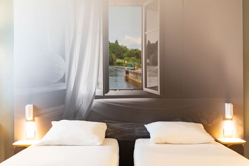 B&B HOTEL Laval Changé Twin Room 3