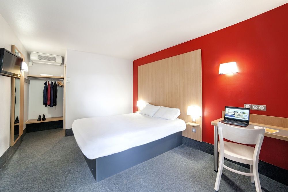 B&B HOTEL Herblay Double Room, Accessible, Non Smoking 2