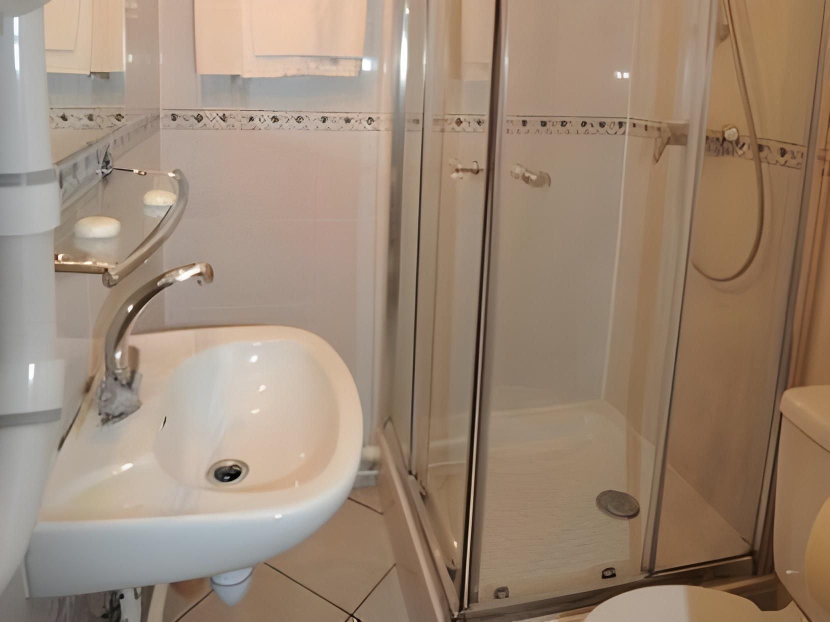 undefined Sully Hôtel 5