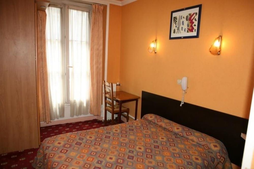 Sully Hôtel Double Room 4