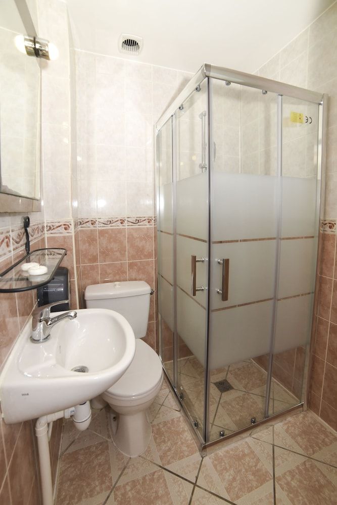 Sully Hôtel Double Room 8