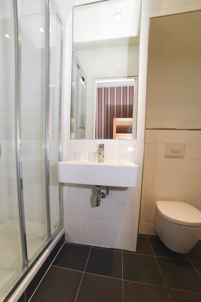 Sully Hôtel Double Room 9