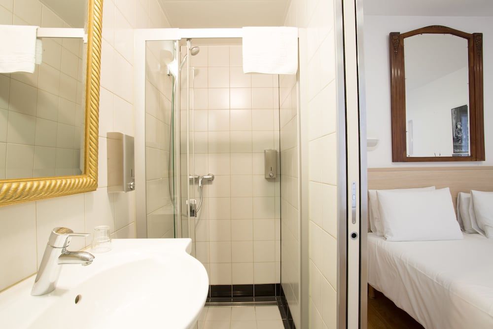 Hôtel Darcet Paris Standard Twin Room 7