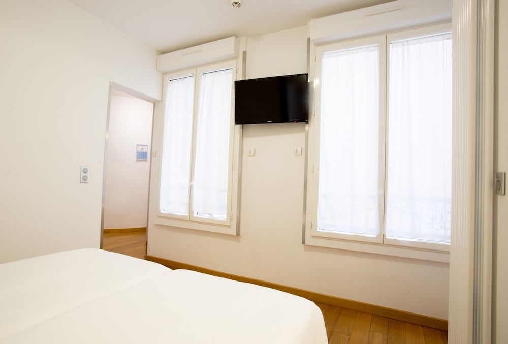 Hôtel Darcet Paris Standard Twin Room 9