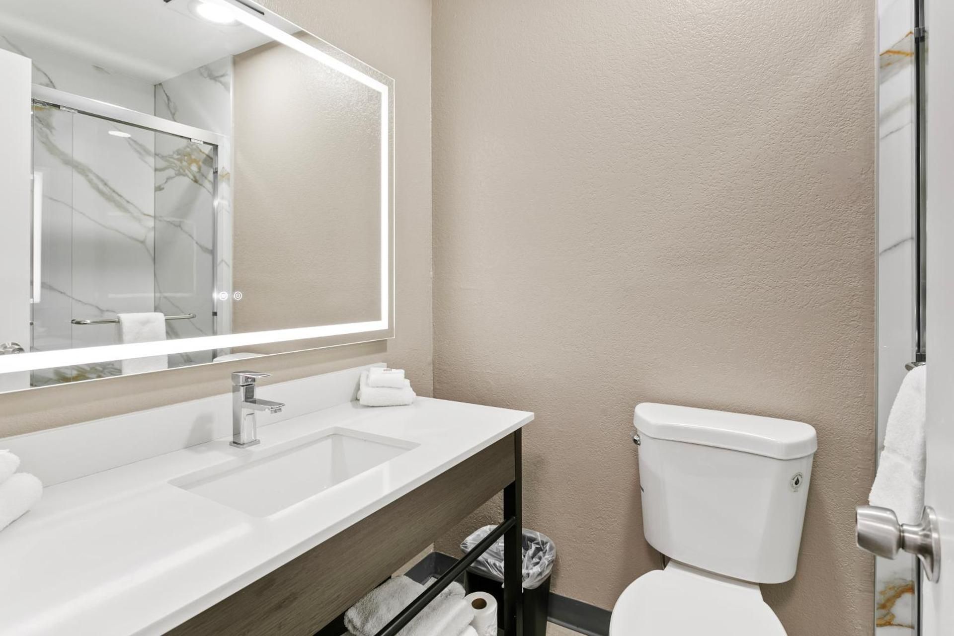 King Studio Suite - Non-Smoking