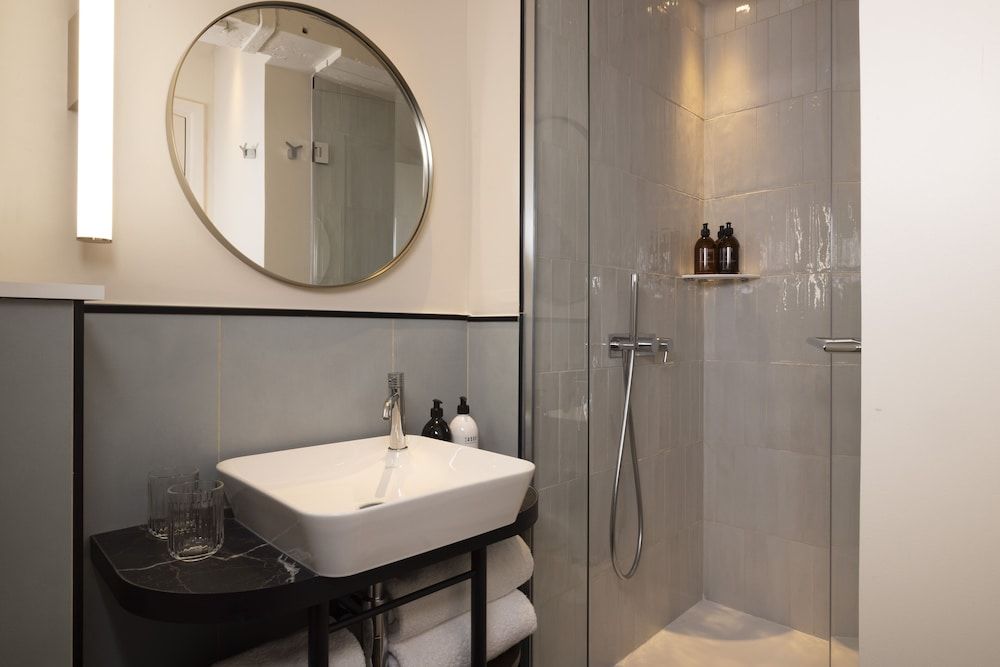 undefined Hôtel L de Lutèce - Notre-Dame 7