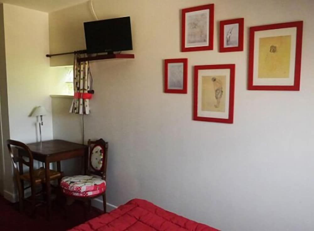 Auberge du Puits Romantic Double Room, Ensuite 4