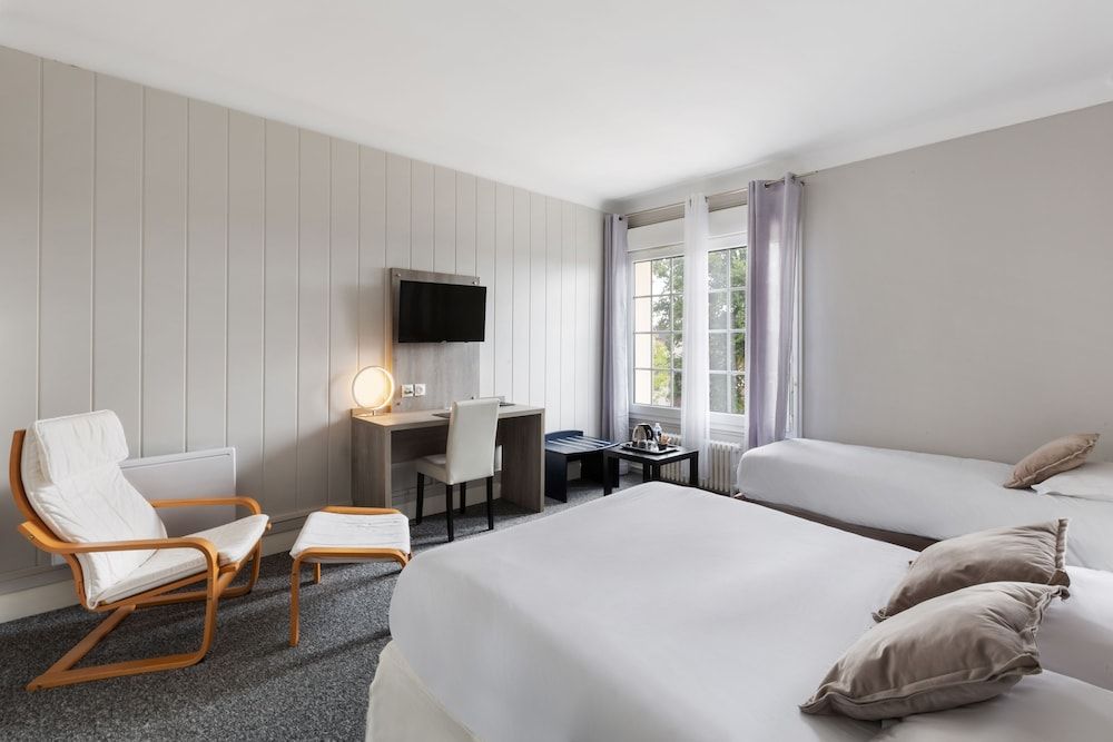 Standard Room, Multiple Beds, Non Smoking, Bathtub