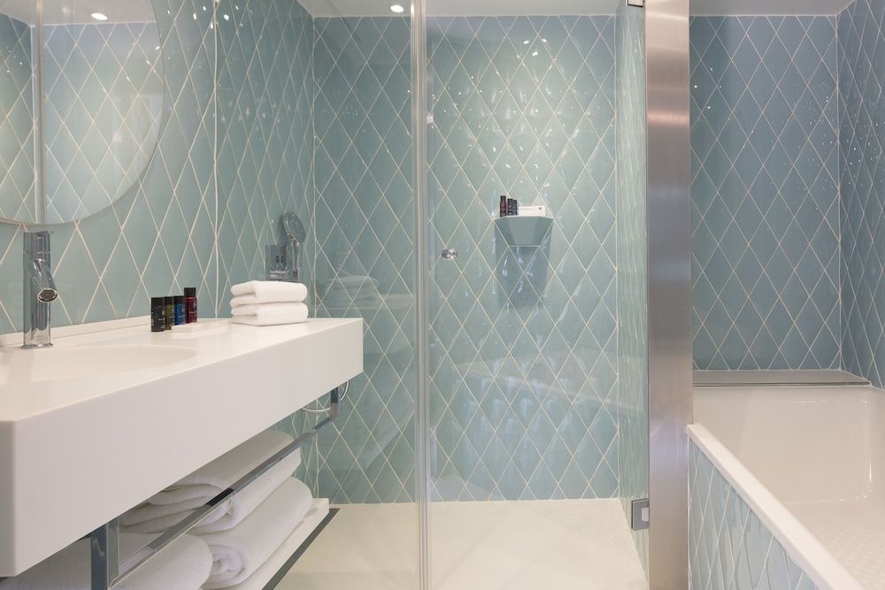 undefined Drawing Hôtel 8