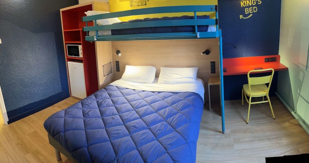 Triple Room, Multiple Beds
