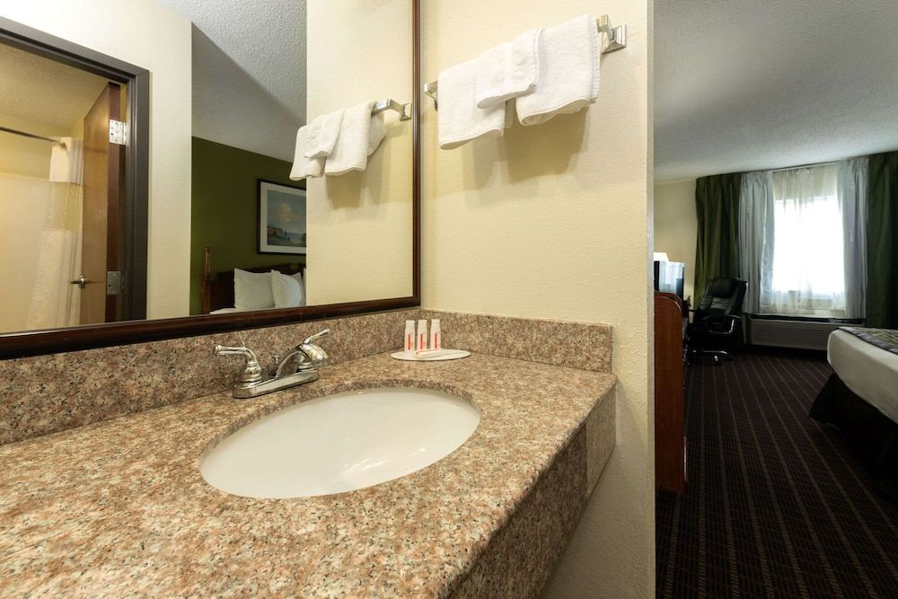 Studio Suite, 1 King Bed, Non Smoking