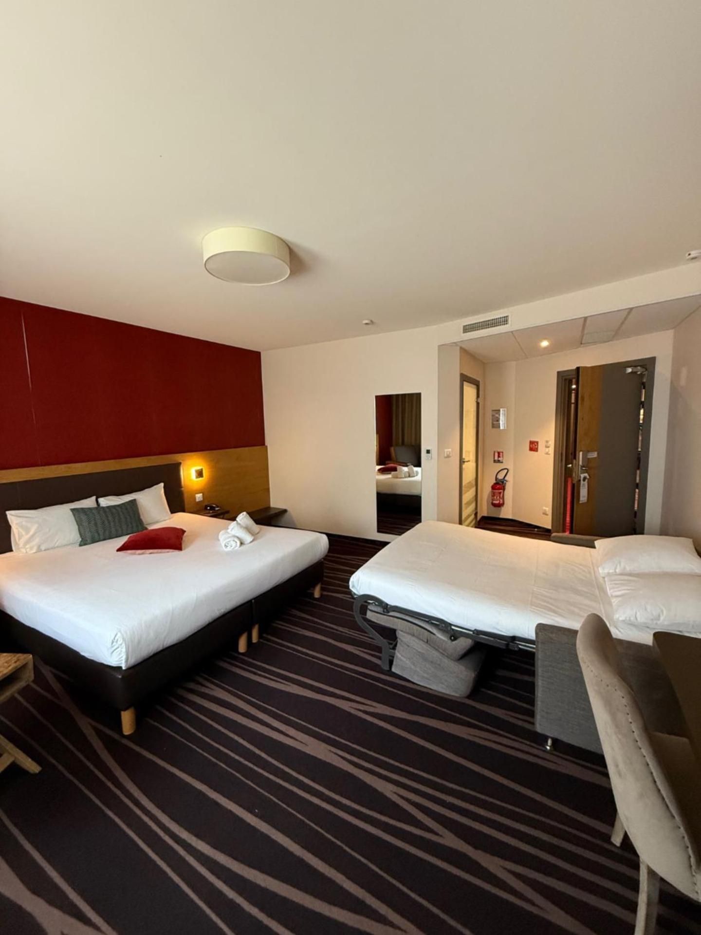 Le Lodge Brit Hotel Strasbourg Zenith Family Room 2