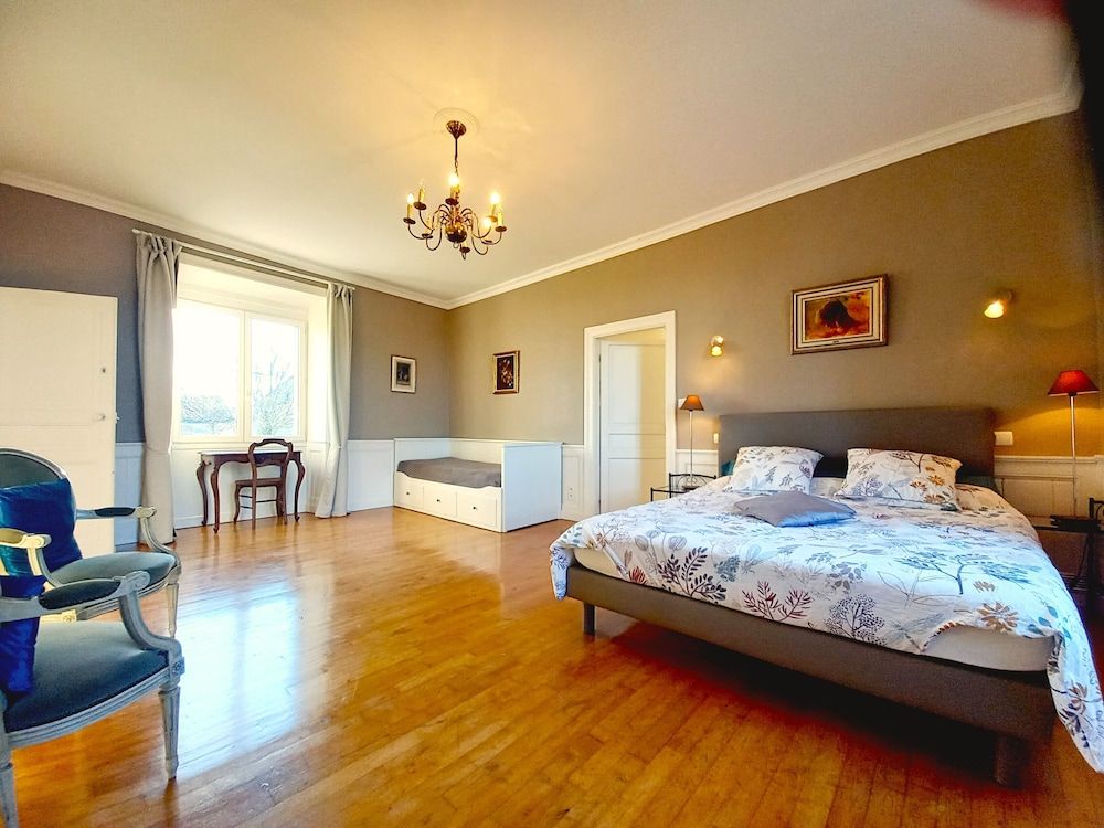 Au pays de Jacquou Family Suite 3