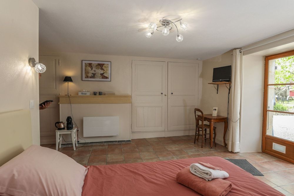 Au pays de Jacquou Comfort Room, Accessible, Private Bathroom