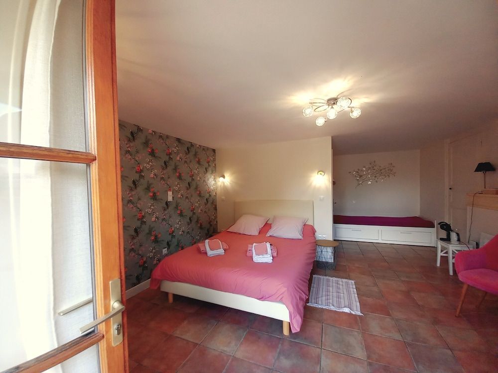 Au pays de Jacquou Comfort Room, Accessible, Private Bathroom 3