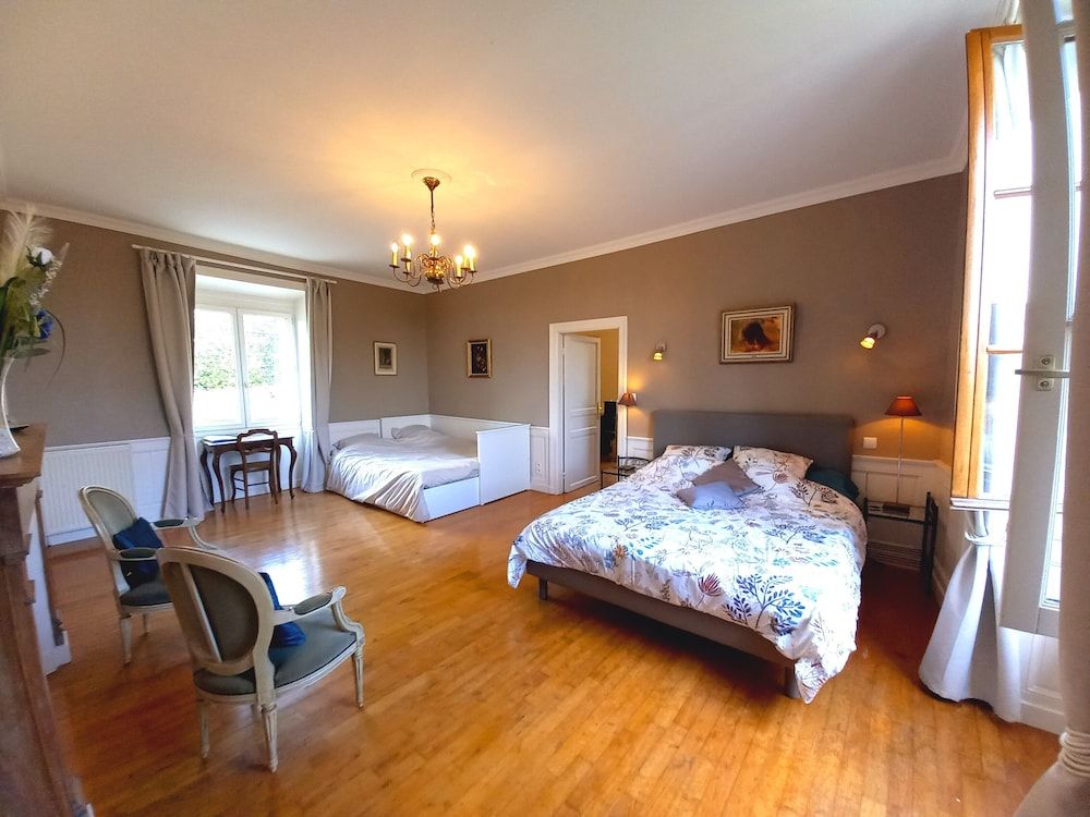 Au pays de Jacquou Family Suite 2