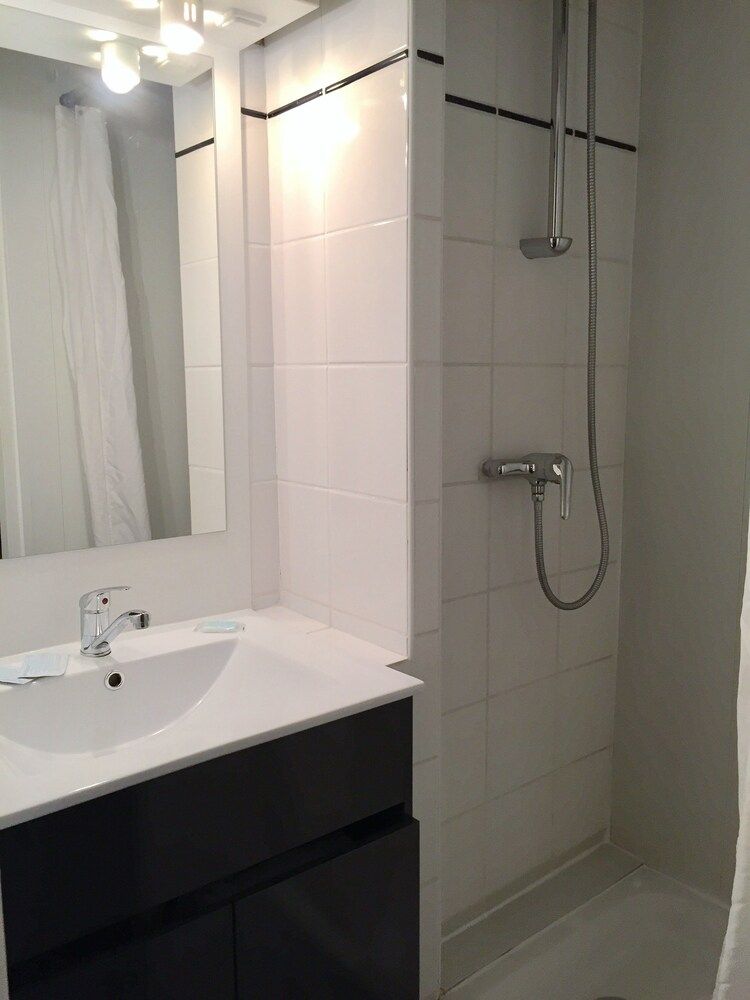 Hotel Villa du Parc Economy Single Room 4