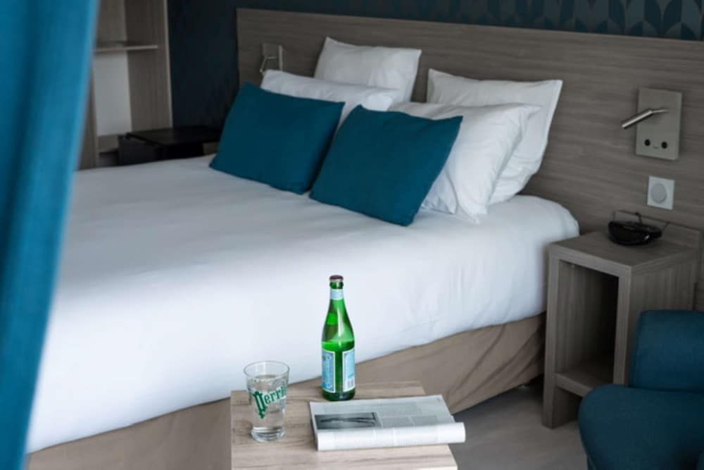 Standard Room, Multiple Beds, Balcony, Park View (Twin bed on request)