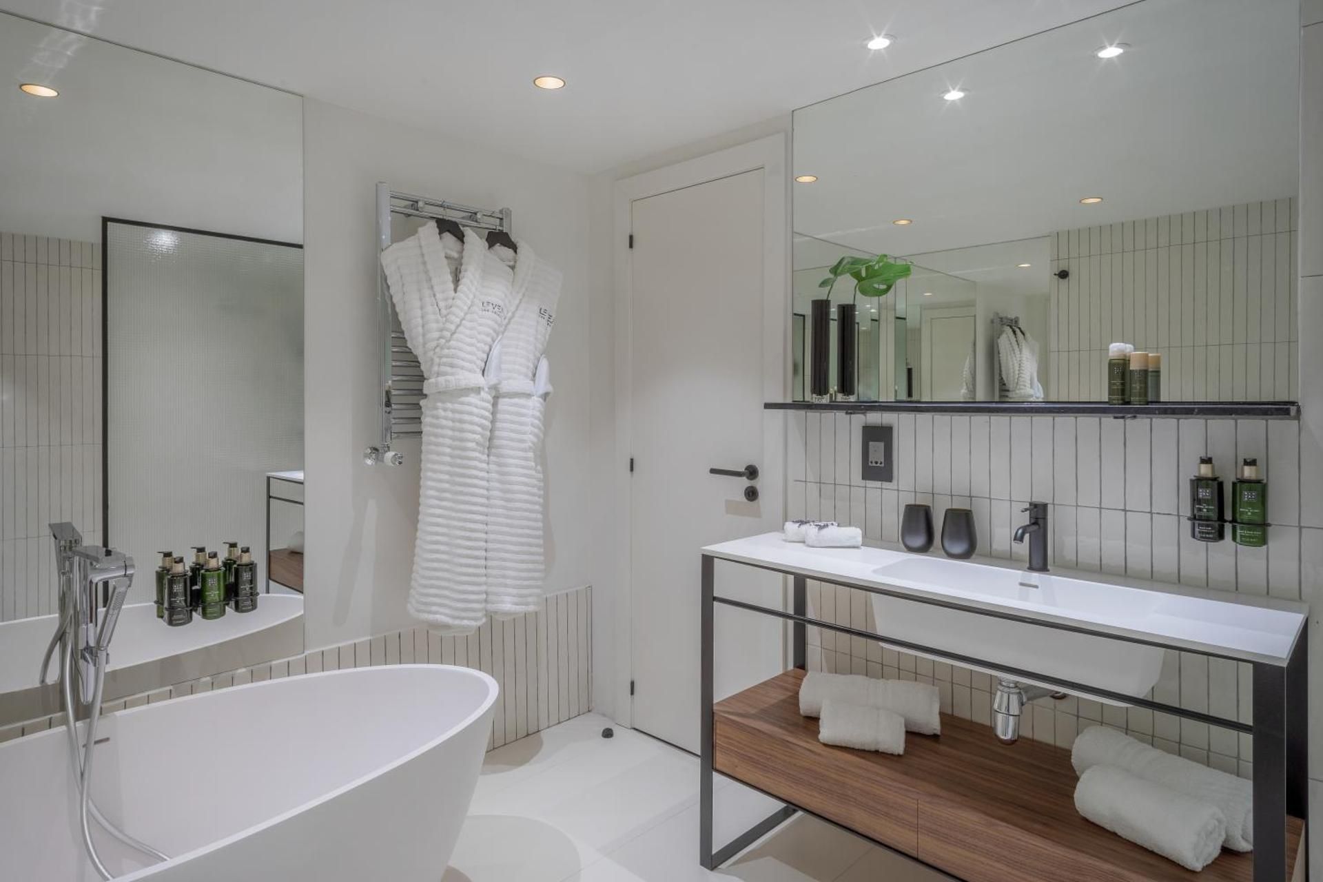The Level Suite 2 Bedroom with Executive Lounge Access