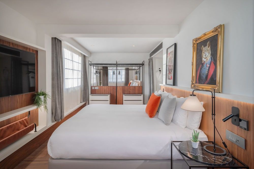 undefined Melia White House Hotel 9