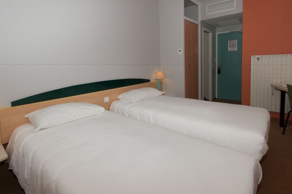 Hôtel Miradour Standard Twin Room 2