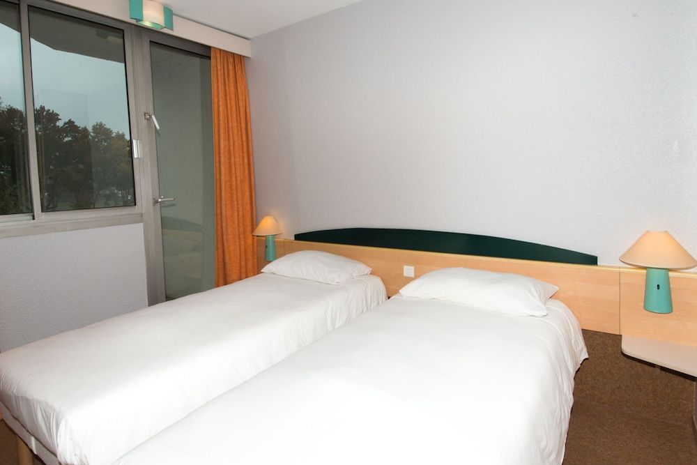 Hôtel Miradour Standard Twin Room 3