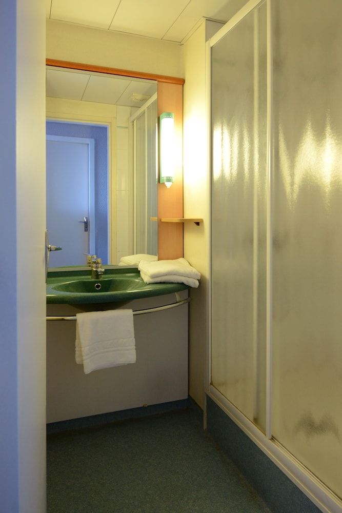 Hôtel Miradour Standard Twin Room 6