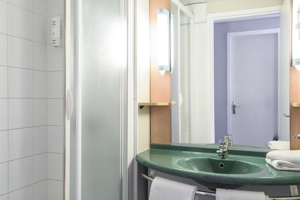 Hôtel Miradour Standard Twin Room 7