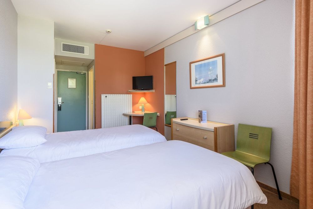 Hôtel Miradour Standard Twin Room 4