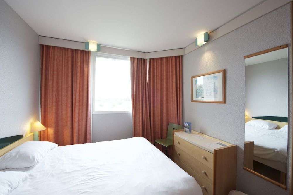 Hôtel Miradour Standard Double Room 3